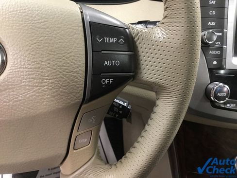 Used 2011 Toyota Avalon Limited image 44