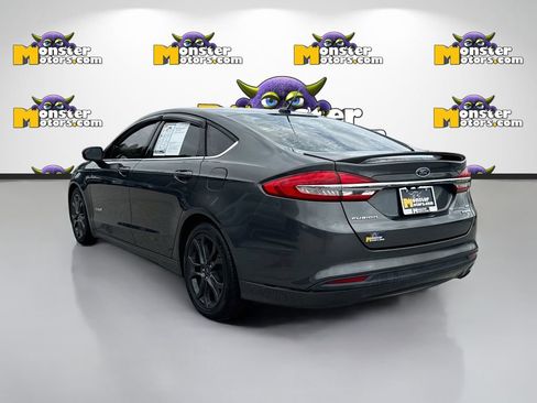 Used 2018 Ford Fusion SE w/ Equipment Group 601A FWD image 7