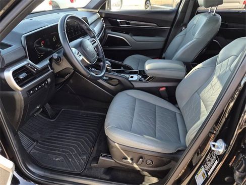 Used 2023 Kia Telluride EX X-Line image 20