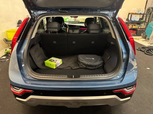 Used 2023 Kia Niro SX Touring FWD image 6