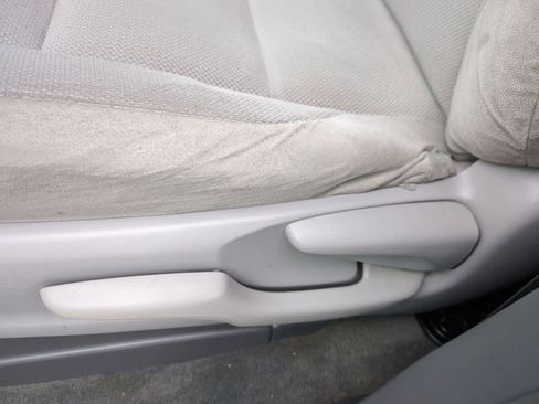 Used 2016 Toyota Sienna L image 17