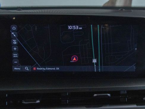 Used 2025 Kia Telluride S FWD image 5