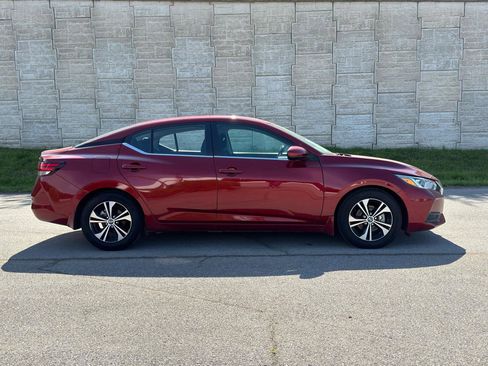Used 2021 Nissan Sentra SV FWD image 2