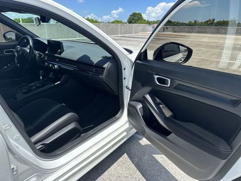 Used 2023 Honda Civic Sport image 23