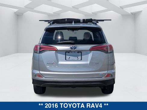 Used 2016 Toyota RAV4 LE FWD image 6
