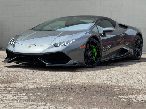 Used 2017 Lamborghini Huracan LP 610-4 AWD/4WD image 2