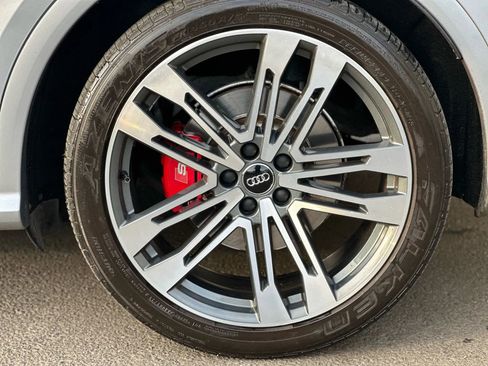 Used 2018 Audi SQ5 Prestige w/ Prestige Package image 21