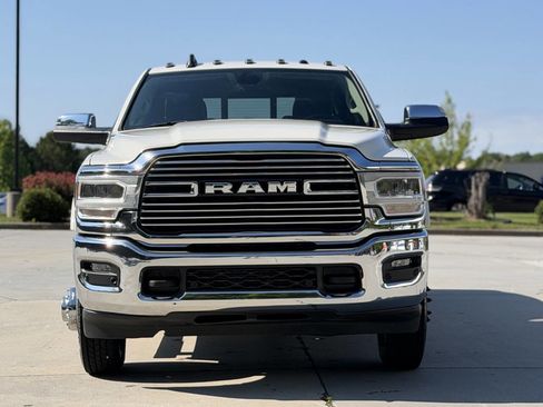 Used 2022 RAM 3500 Laramie AWD/4WD image 2