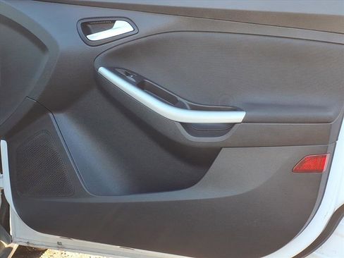 Used 2014 Ford Focus SE w/ Equipment Group 201A image 7