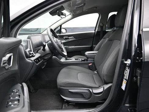 Used 2025 Kia Sportage LX AWD/4WD image 18