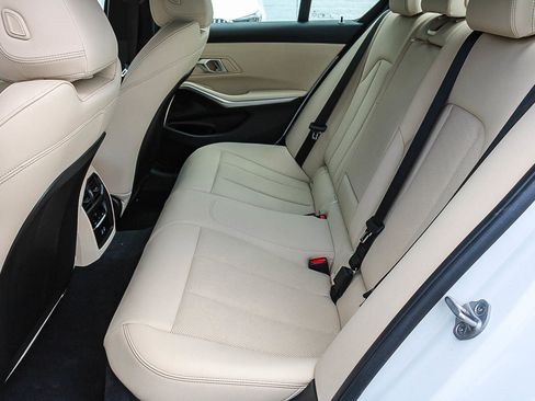 Certified 2025 BMW 330i xDrive Sedan w/ M Sport Package AWD/4WD image 18