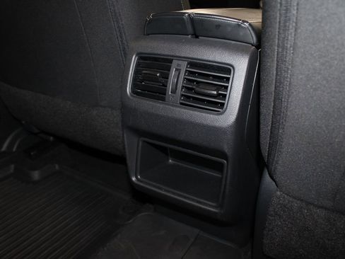 Used 2023 Nissan Rogue S image 31