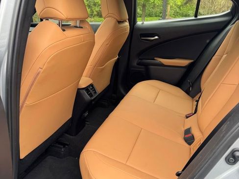 Used 2023 Lexus UX 250h AWD w/ Accessory Package (Z1) image 8
