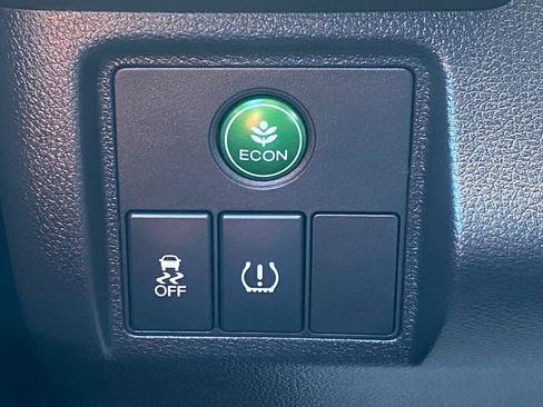 Used 2022 Honda HR-V LX image 26