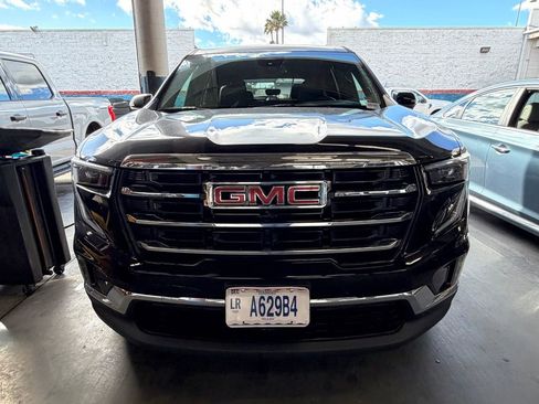 Used 2024 GMC Acadia Elevation image 2