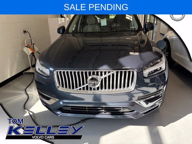 Used 2021 Volvo XC90 T8 Inscription w/ Advanced Package AWD/4WD image 2