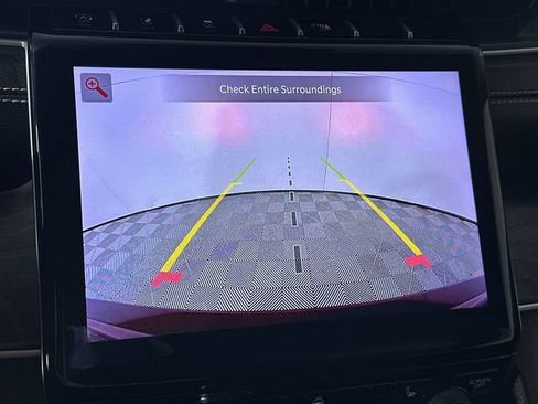 Used 2023 Jeep Grand Cherokee Limited w/ Black Appearance Package image 15