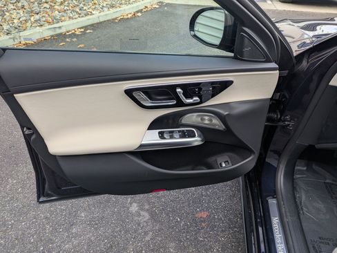 New 2026 Mercedes-Benz E 350 4MATIC Sedan image 11