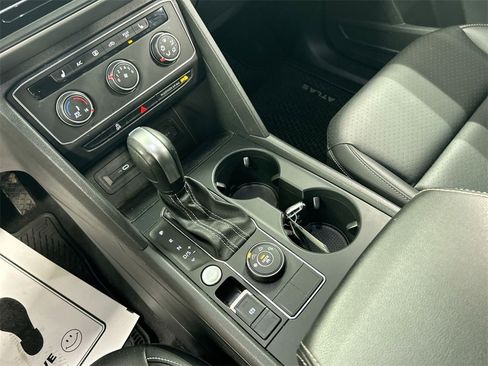 Certified 2022 Volkswagen Atlas SE image 22