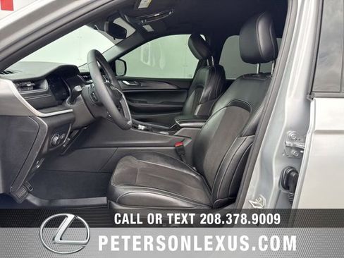 Used 2024 Jeep Grand Cherokee L Laredo AWD/4WD image 24