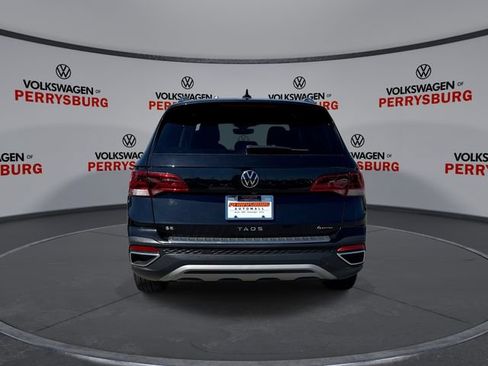 Certified 2023 Volkswagen Taos SE w/ Panoramic Sunroof Package AWD/4WD image 7