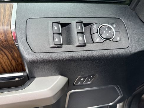 Used 2018 Ford F150 Lariat w/ Equipment Group 502A Luxury RWD image 11