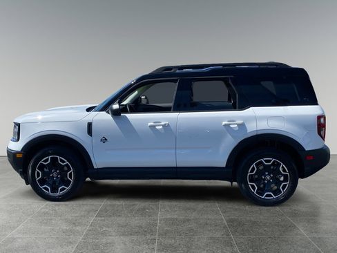 Used 2025 Ford Bronco Sport Outer Banks AWD/4WD image 2