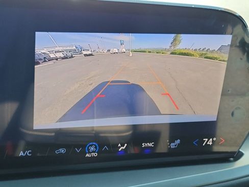 Used 2026 Chevrolet Traverse LT image 14