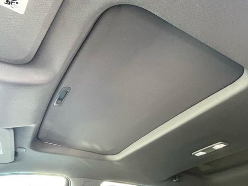 Used 2022 GMC Sierra 1500 SLT w/ SLT Premium Plus Package image 9