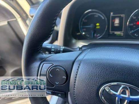 Used 2017 Toyota RAV4 Limited AWD/4WD image 46