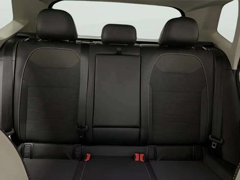Used 2025 Volkswagen Taos SE w/ Panoramic Sunroof Package AWD/4WD image 72