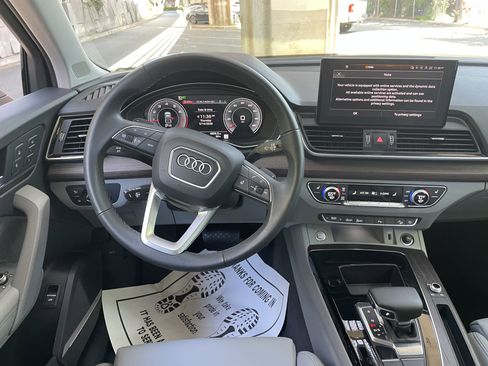 Used 2025 Audi Q5 2.0T Premium Plus w/ Premium Plus Package AWD/4WD image 9