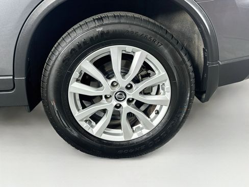 Used 2019 Nissan Rogue SV FWD image 11