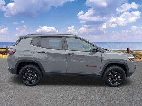 Used 2023 Jeep Compass Trailhawk w/ Trailhawk Elite Group image 9