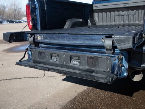 Used 2022 GMC Sierra 2500 AT4 w/ AT4 Premium Plus Package image 17