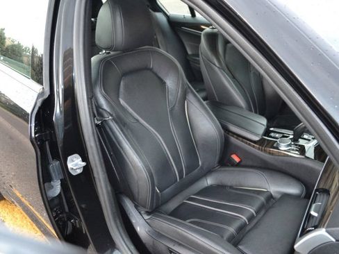 Used 2018 BMW 540i xDrive AWD/4WD image 25