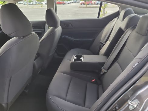 Used 2025 Nissan Altima 2.5 SV FWD image 13