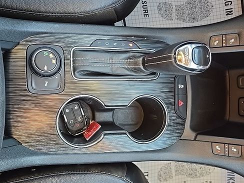 Used 2017 GMC Acadia SLT image 38