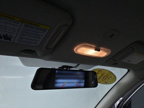 Used 2013 Nissan Versa SV w/ Convenience Pkg image 22