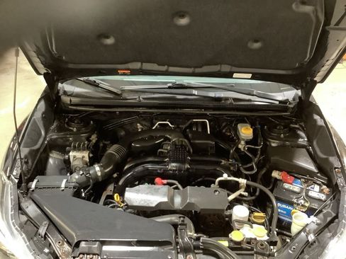 Used 2017 Subaru Crosstrek 2.0i Premium image 11