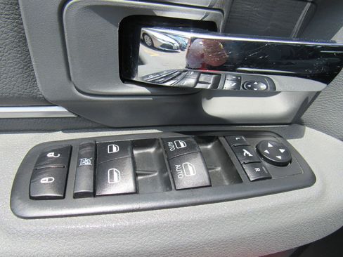 Used 2019 RAM 1500 Big Horn RWD image 14