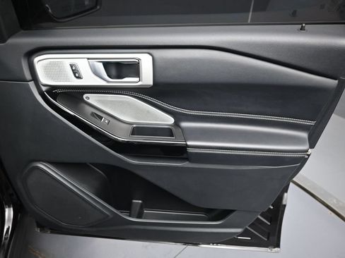 Used 2022 Ford Explorer ST w/ Equipment Group 401A AWD/4WD image 39