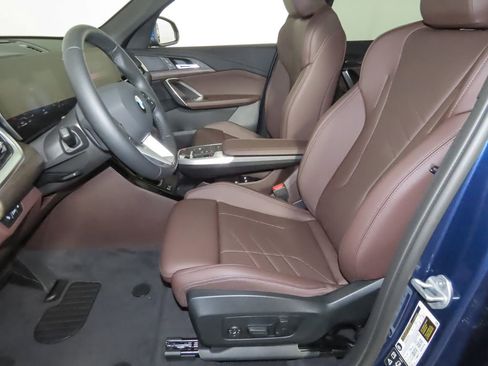 Used 2025 BMW X1 xDrive28i w/ Convenience Package AWD/4WD image 12