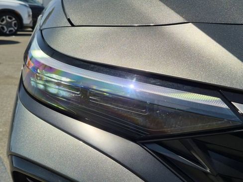 Used 2025 Hyundai Elantra Limited FWD image 6