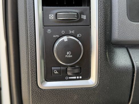 Used 2014 RAM 3500 SLT AWD/4WD image 28