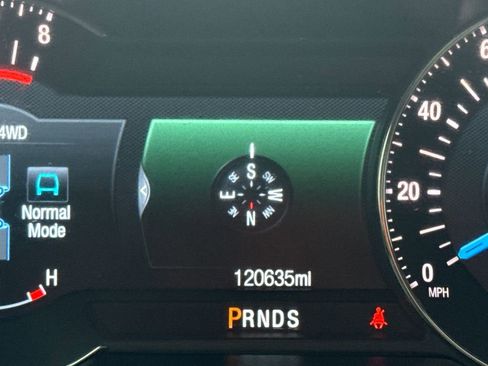 Used 2016 Ford Explorer Platinum image 20