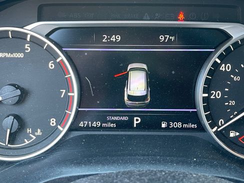 Used 2023 Nissan Rogue SL w/ SL Premium Package FWD image 11