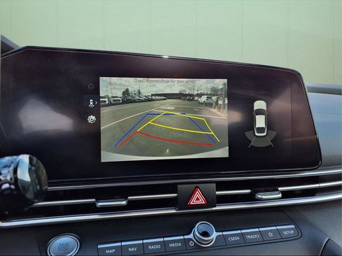 Certified 2023 Hyundai Elantra Limited image 25