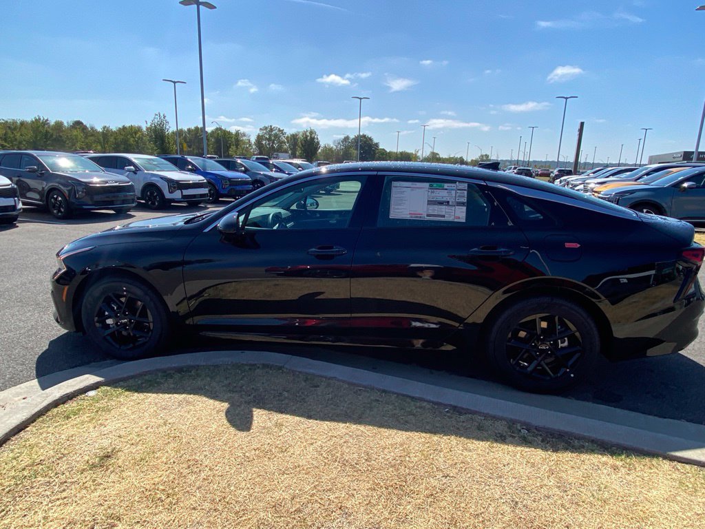 New 2026 Kia K5 LXS FWD image 4