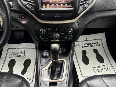 Used 2016 Jeep Cherokee Limited image 14